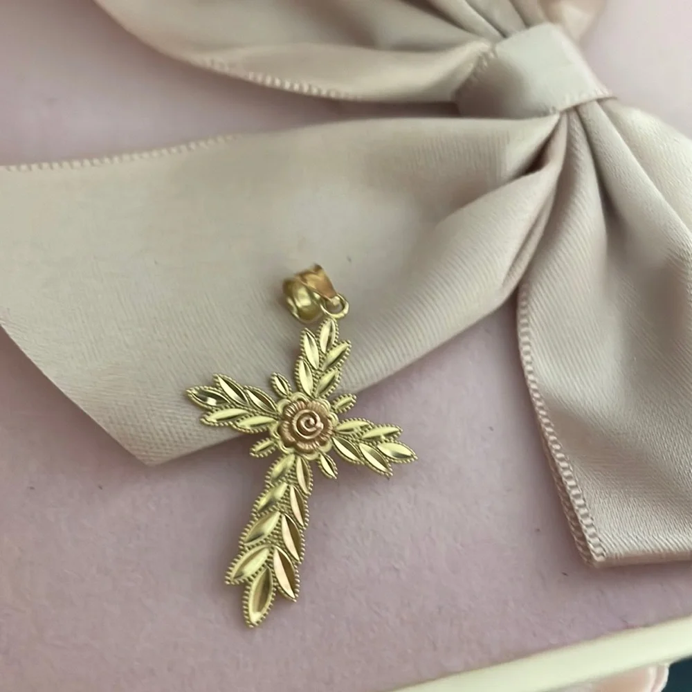 14K Gold Rose Cross pendant - Picture 1 of 2